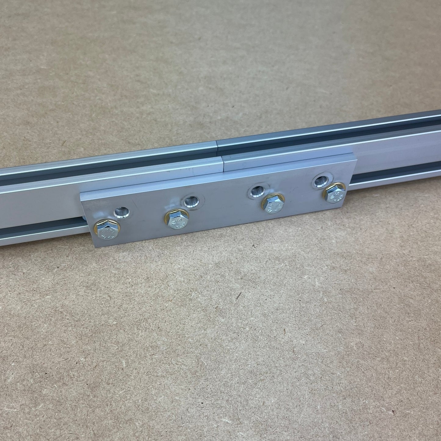 track connector under two double tracks